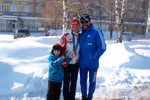 Первая встреча Натальи Коростелёвой с Савелием и отцом Сергеем Мориловым после участия в Олимпиаде.