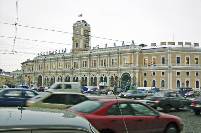 Московский вокзал на площади Восстания в Санкт-Петербурге. Построен в 1851 году по проекту архитектора Константина Андреевича Тона