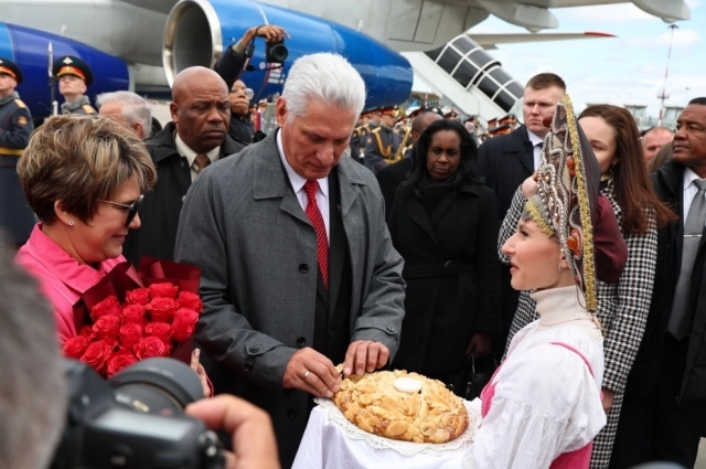 Встреча президента Кубы в аэропорту