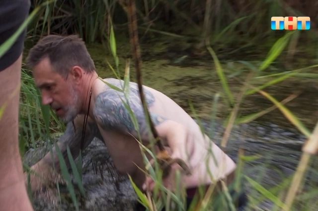 Левина в болото позвал чей-то зов