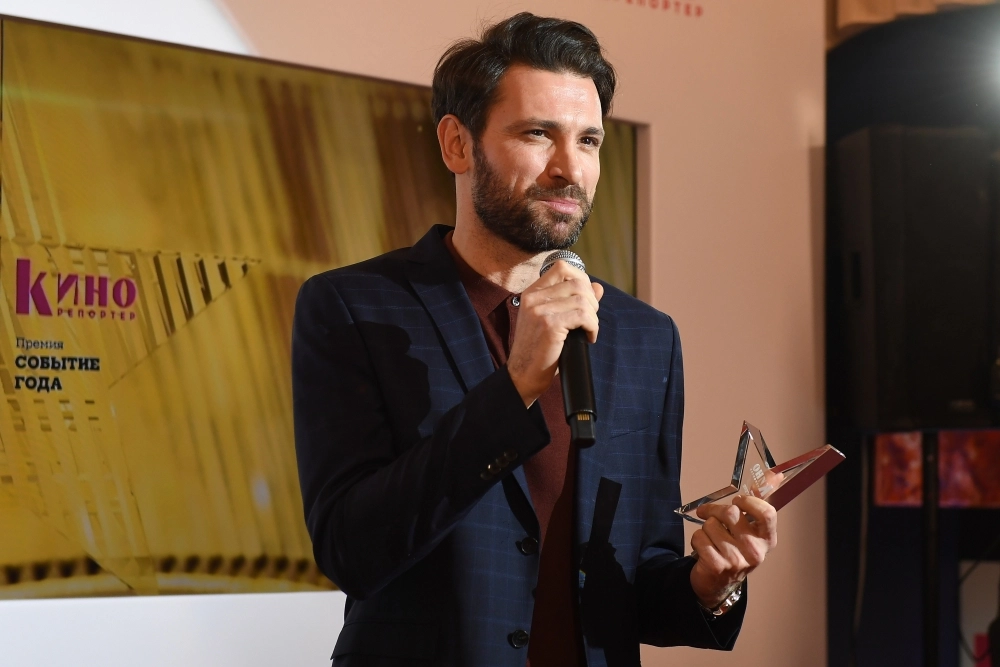 Антон Хабаров, победивший в номинации «Актёр года» на IX церемонии вручения премии «Событие года» журнала «КиноРепортер», 2020 г.