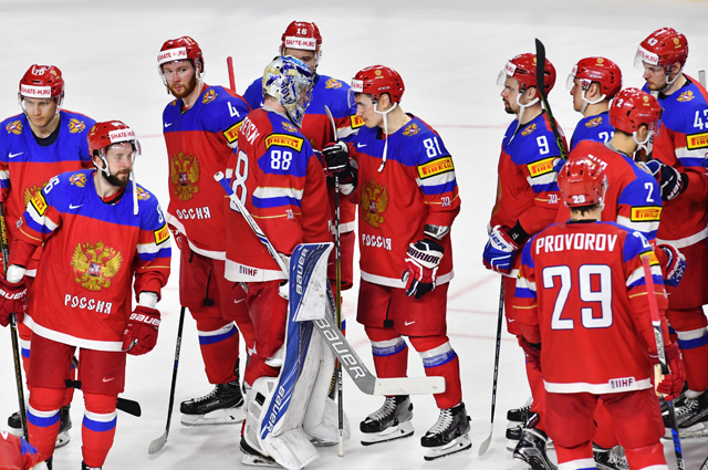 Игроки сборной России после матча группового этапа чемпионата мира по хоккею 2017 между сборными командами России и США.