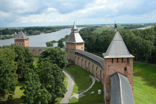 Первое летописное упоминание о Новгородском кремле относится к первой половине XI века
