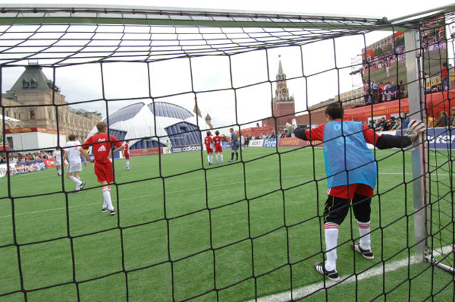 Футбол на Красной площади в преддверии финальной игры Лиги чемпионов в Москве. 2008 год
