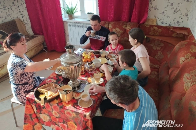 Нурмухаметовы в 2020-м. Старшей дочери Алии на фото нет.