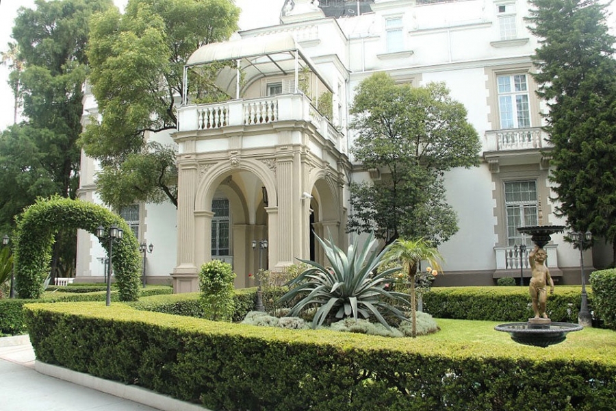 Посольство России в Мексике.