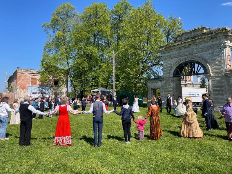 Фестиваль памяти Дашковой «Княгиня северной весны» в селе Троицкое.