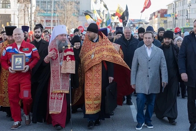 К Пасхе уральские паломники доставят в Екатеринбург Благодатный огонь