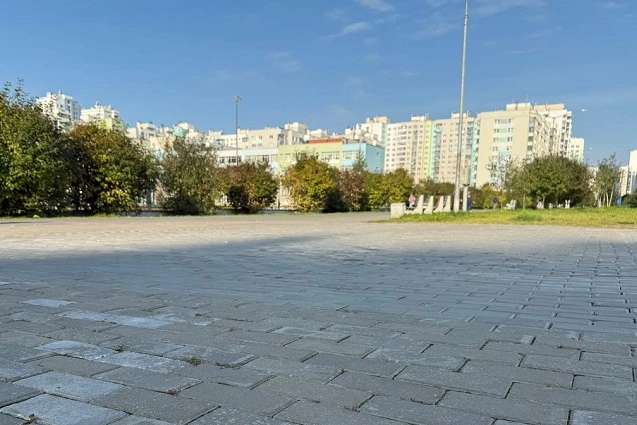 В Академическом районе восстановили 4 тысячи квадратных метров дорожек