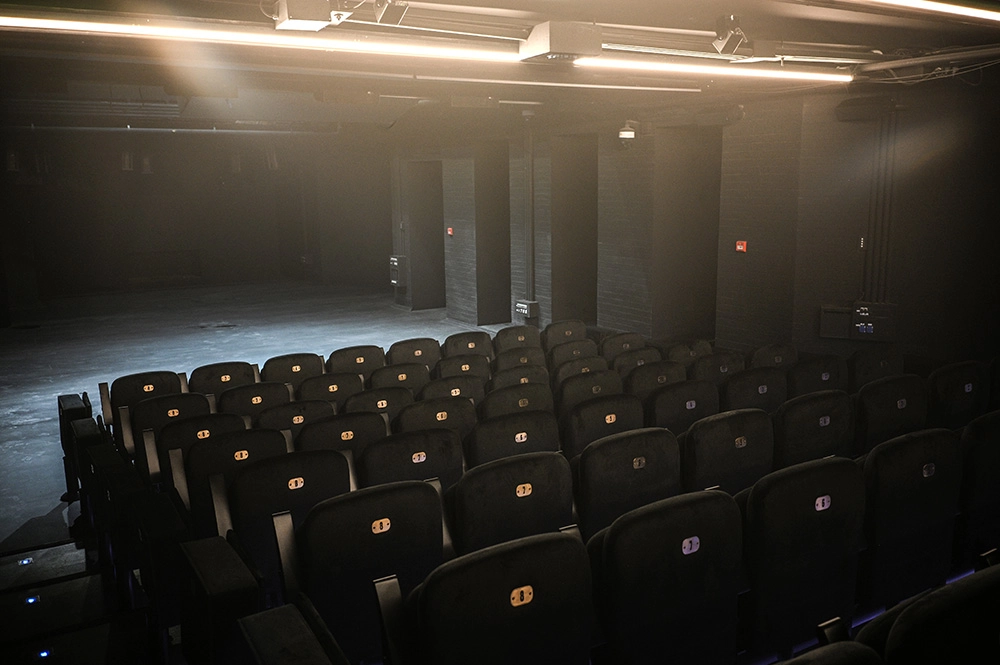 Обновленная Историческая сцена Театра Олега Табакова после капитального ремонта на улице Чаплыгина в Москве.