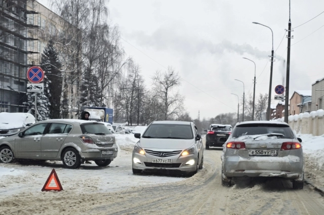 Мелкие ДТП в городе весь день.