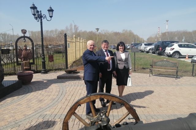 После официальной части состоялось посещение ведущего предприятия Омской области НПО «МИР».