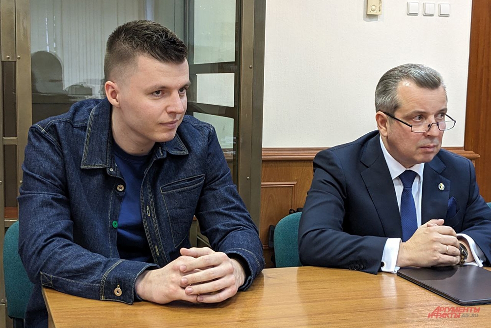 Артем Чекалин (слева).