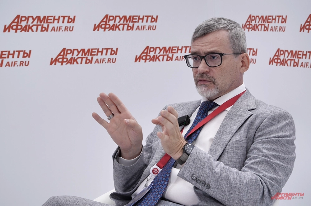 Директор Аналитического центра ВЦИОМ, декан факультета социальных наук и массовых коммуникаций Финансового университета при Правительстве РФ Валерий Фёдоров