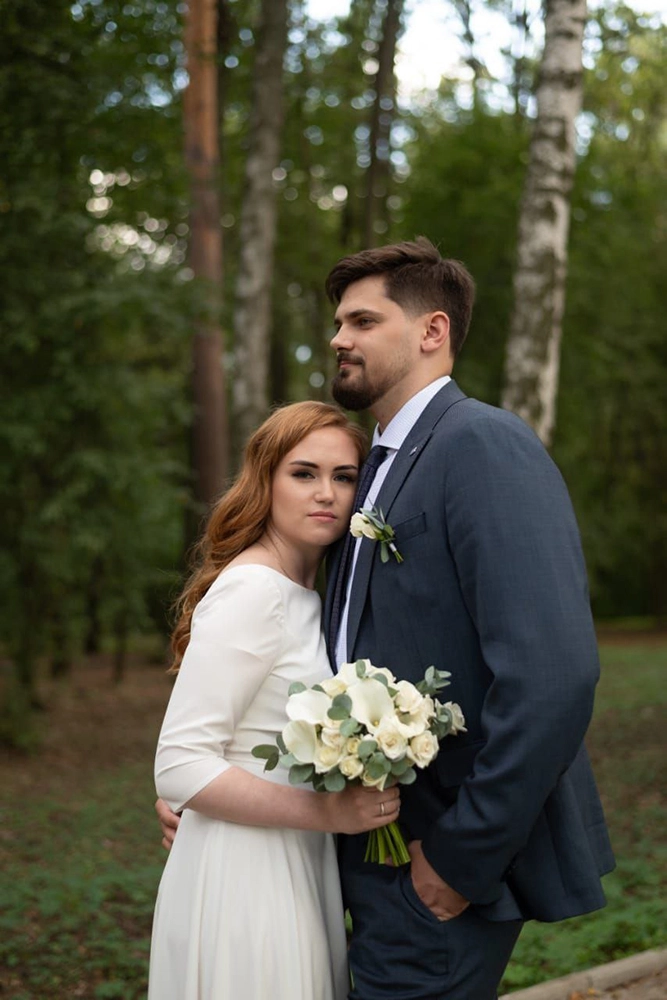 На фото старший сын Егор и его супруга.