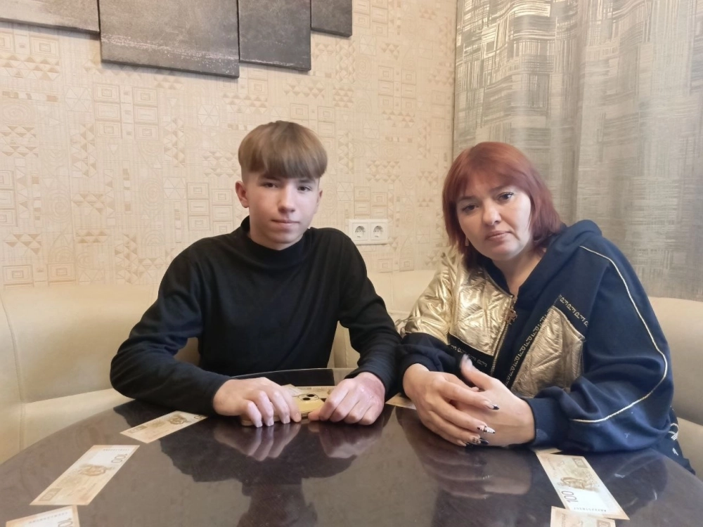 Ян и его мама Виктория