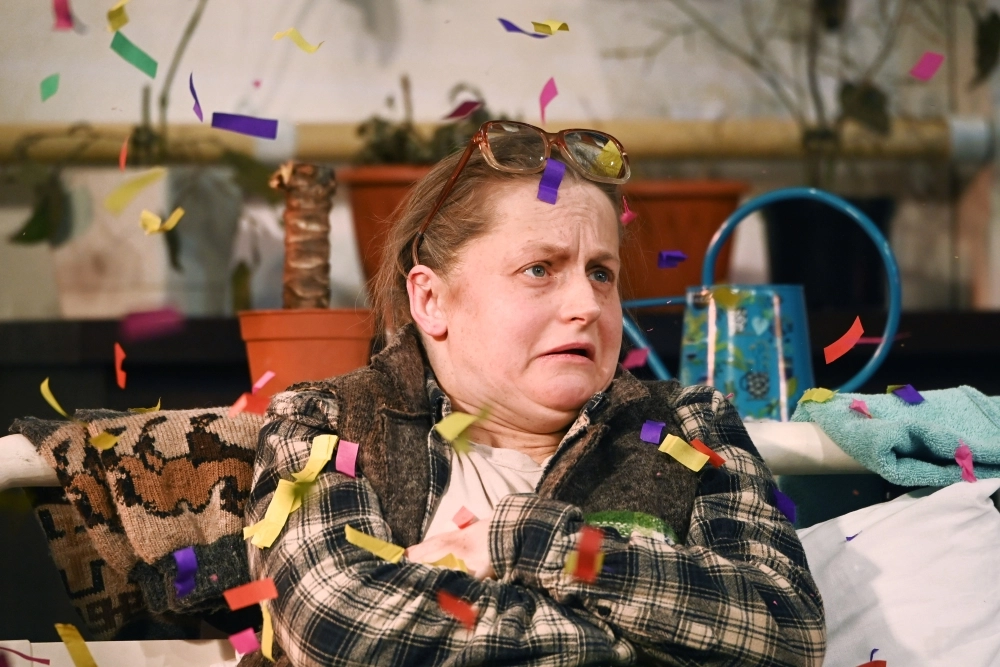 Яна Сексте в роли Абби в сцене из спектакля «Схватка» в постановке режиссера Владимира Машкова на сцене Московского театра Олега Табакова в Москве.