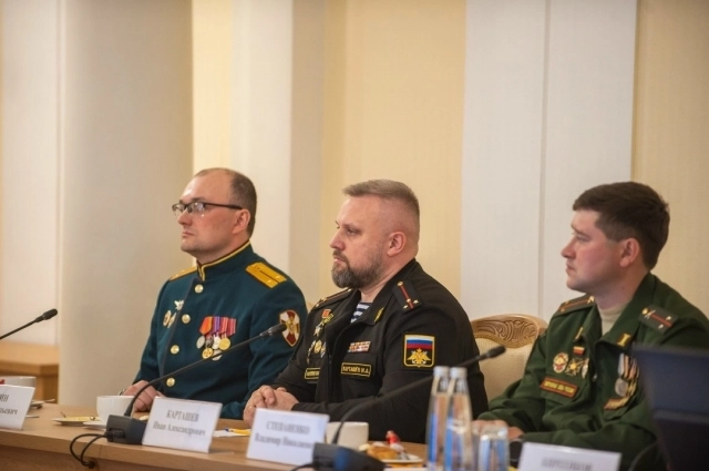 Курсанты программы «Герои СВОего времени. Смоленск» стали участниками встречи с И.Щёголевым.