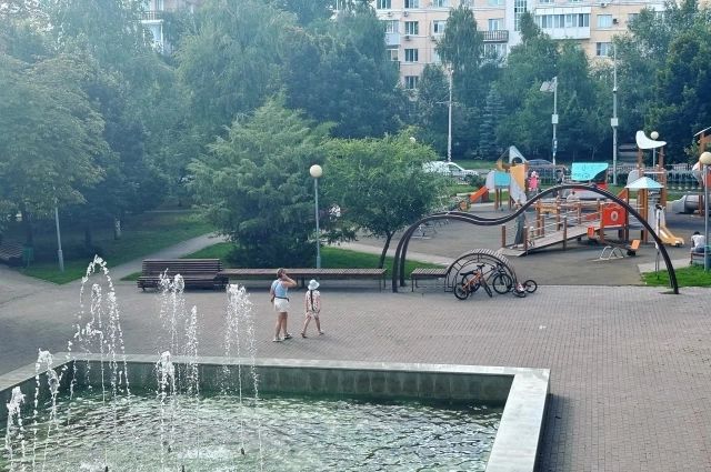 В 2025 году здесь обновили фонтаны и привели в порядок детскую площадку.