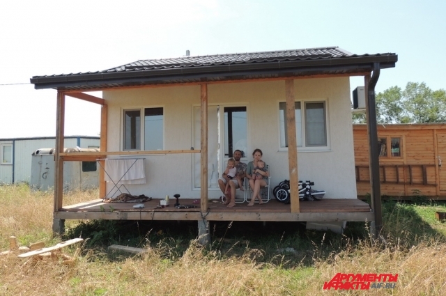 Антон и Мария на веранде их дома в хуторе Сорокино.