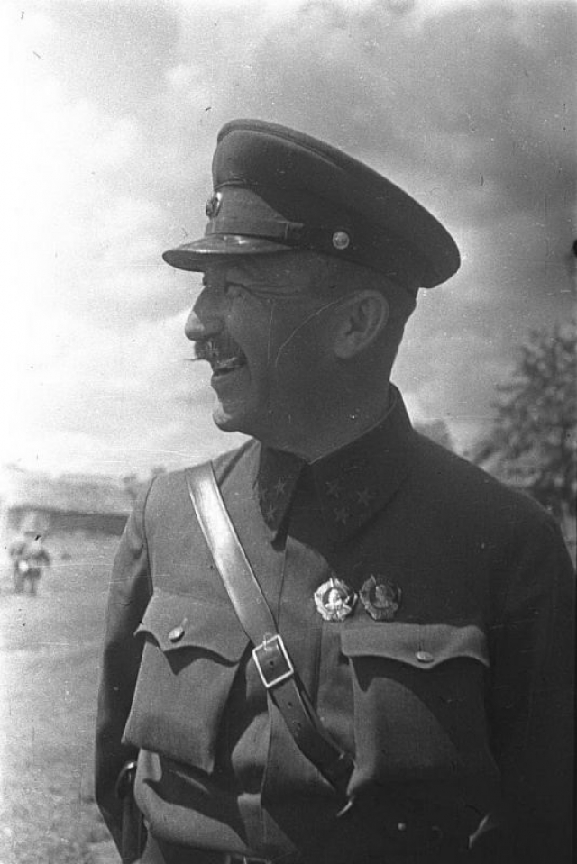 Гвардии генерал-лейтенант Павел Алексеевич Белов.