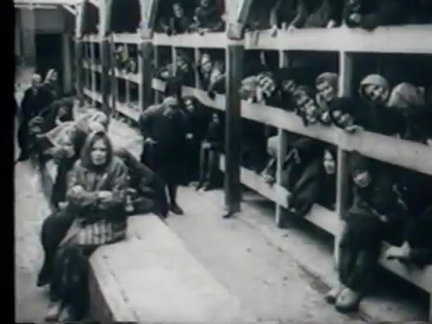 Кадр из фильма Освенцим 1945 года