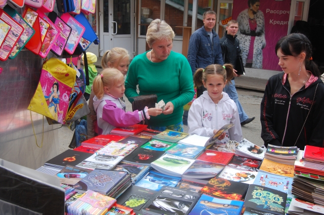 Собрать ребёнка в школу стоит около 12–14 тысяч рублей.