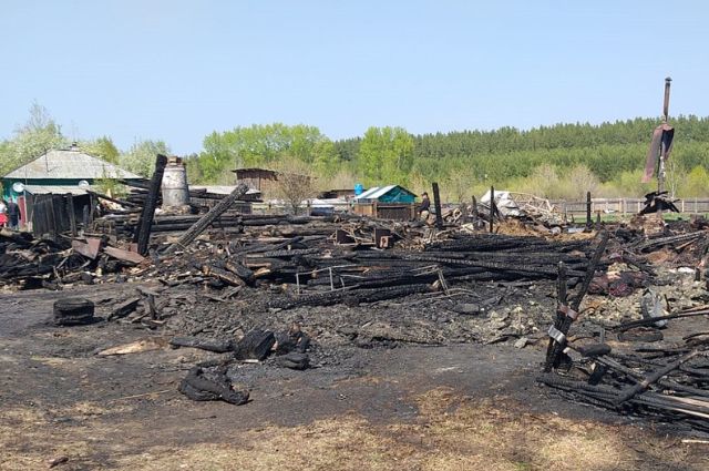 На Урале нашли тело 3-летнего ребенка на месте сгоревшего дома