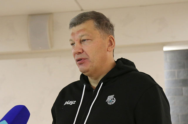 Сергей Панов в сезоне 2009/2010 был включён в заявку баскетбольного клуба «Нижний Новгород» в Суперлиге Б.