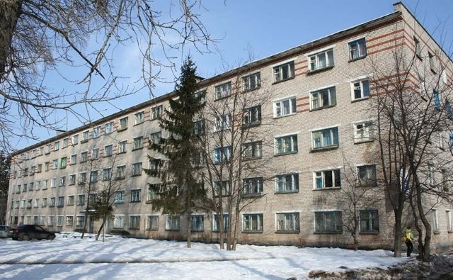 Этот дом 1966 года постройки признали аварийным в 2020 году.