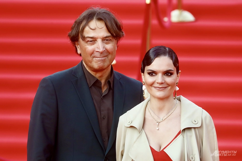 Актер Александр Лазарев с дочерью, актрисой Полиной Лазаревой. 