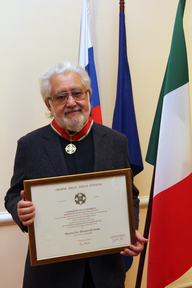 Петербургскому режиссеру вручили «Орден звезды Италии».