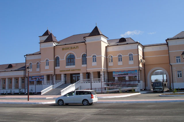 Вокзал станции Нижний Бестях.