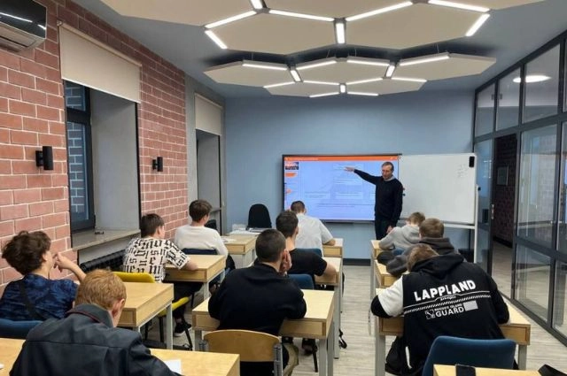 СвЖД предложит старшеклассникам Екатеринбурга стать помощниками машиниста