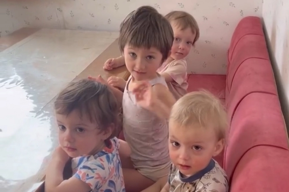 У семьи есть помощники, но работы достаётся всем.