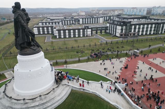 Монумент Воину-освободителю в Кемерове.