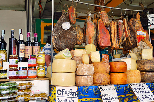 Рынок на острове Сардиния.