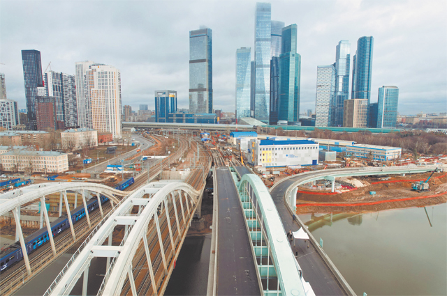 Половину магистрали составят сложные искусственные сооружения, например мост через Москву-реку.