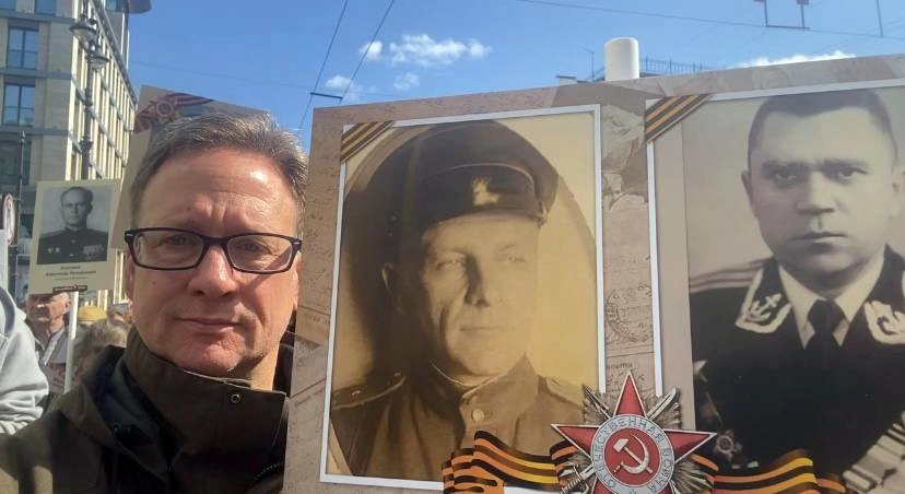 «Меня осталось убить». Журналист из США лишился всего за правду о России