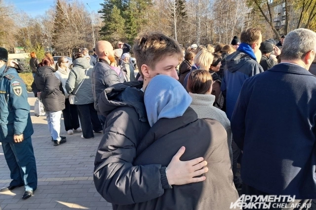 Многие участники акции не могли сдержать слёз.