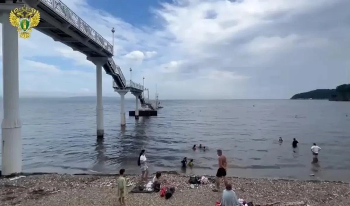 Кадры моста обрушившегося в Артеме