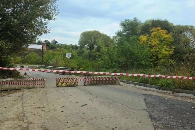 После обследования конструкцию признали аварийной.
