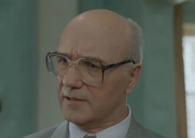 Леонид Куравлев в роли американского посла.