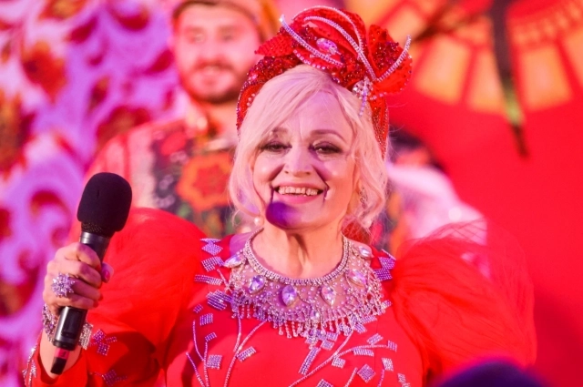 Яркие образы Кадышевой привлекают молодёжь.