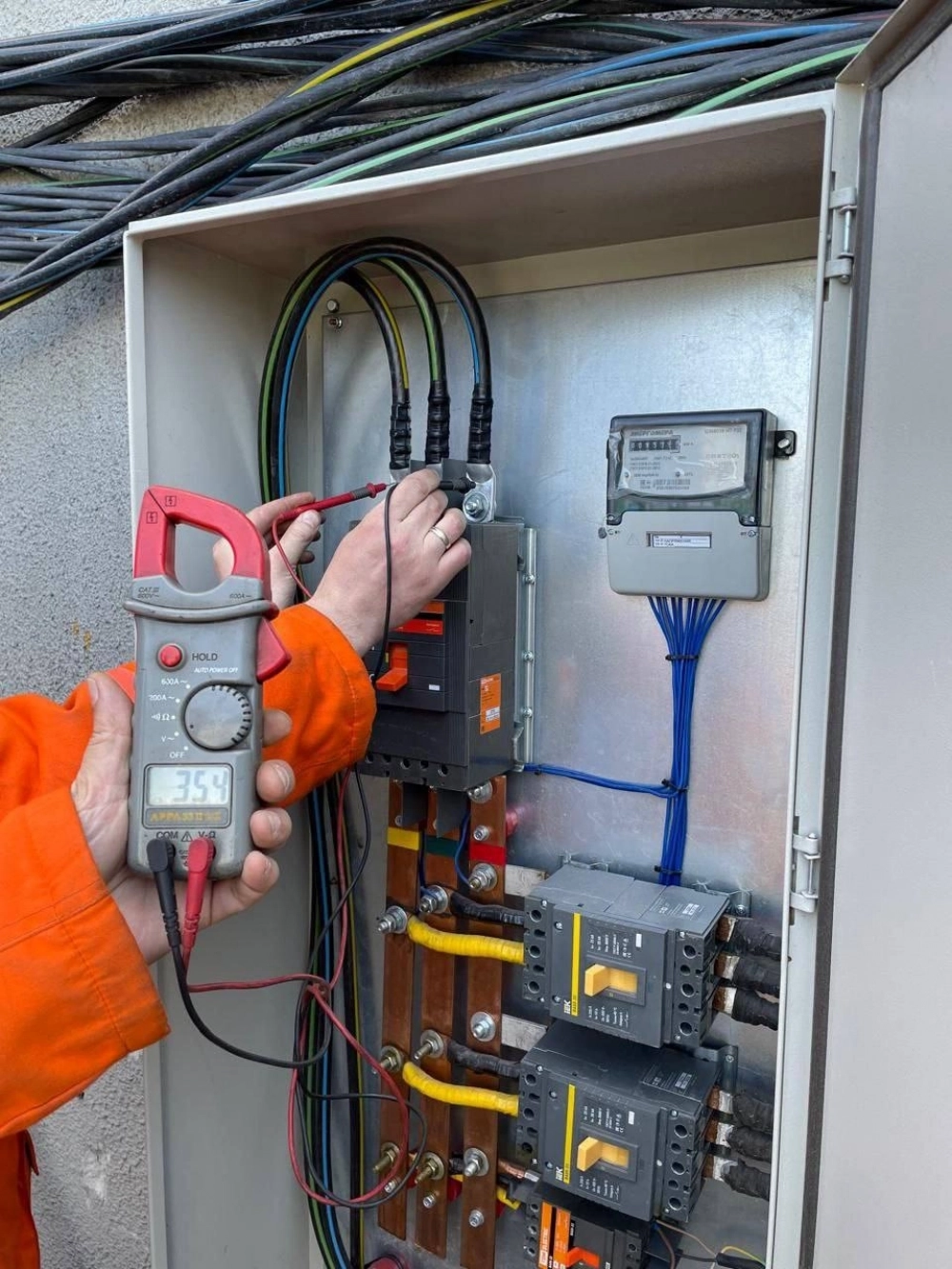 На сотрудника ТГК-11 возбуждено уголовное дело за незаконное оказание услуг имущественного характера, нелегальные майнеры ответят за коммерческий подкуп.