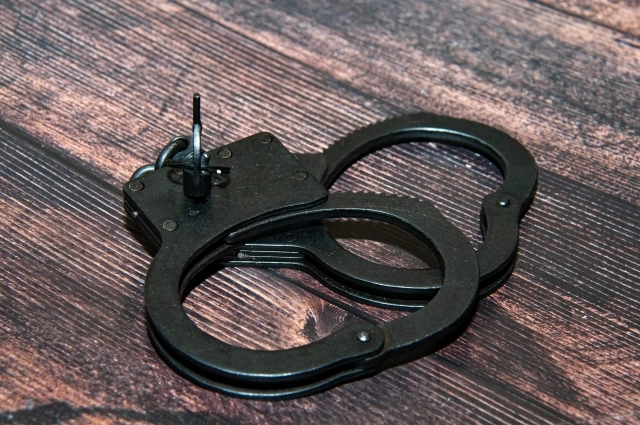 По информации следствия, прокурор сознательно помогал любовнице.