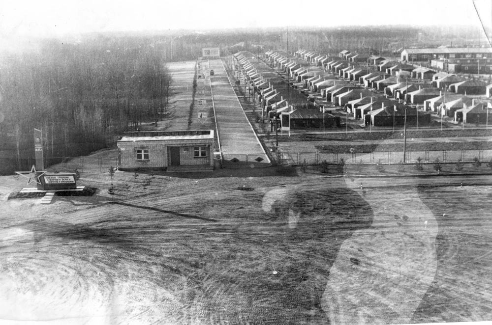Расположение 26 Бригады Московского военного округа. На переднем плане КПП.