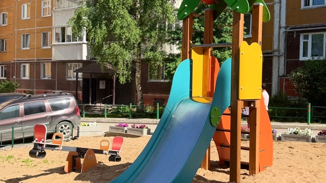 Детская площадка на улице Старцева.