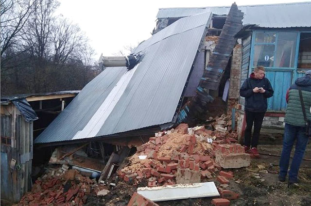 Провал в Караулове в 2021 году уже обрушил несколько домов.