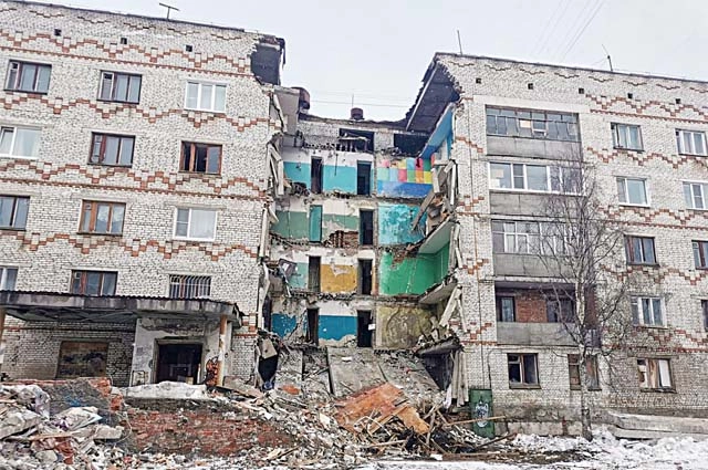В Печоре в 2024 году рухнул целый подъезд дома, в котором жили люди.